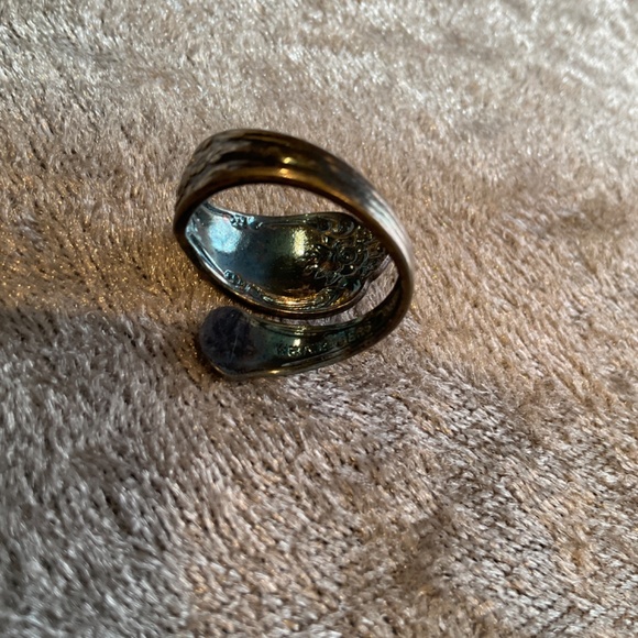 Vintage Wm A. Rogers Oneida Ltd Silver Plate Spoon Ring - Picture 3 of 4